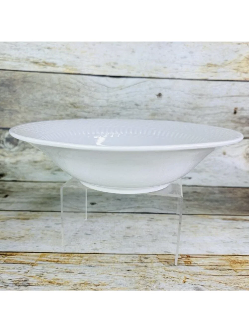 Livingquarters LIQ10 White Embossed Basketweave Lines 9